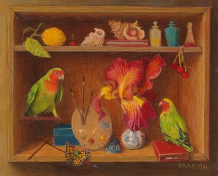 Nature morte en miniature avec matériel de d'artiste peintre, iris et perroquets
